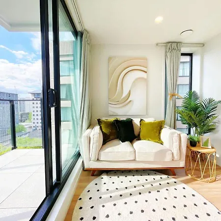 Graceful Comfy Studio Nearby Skytower & Queen St